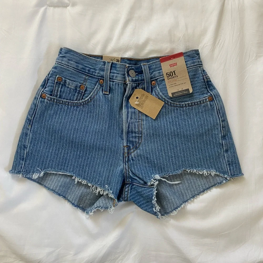 Levi’s 501 Jean Shorts - Picture 1 of 5